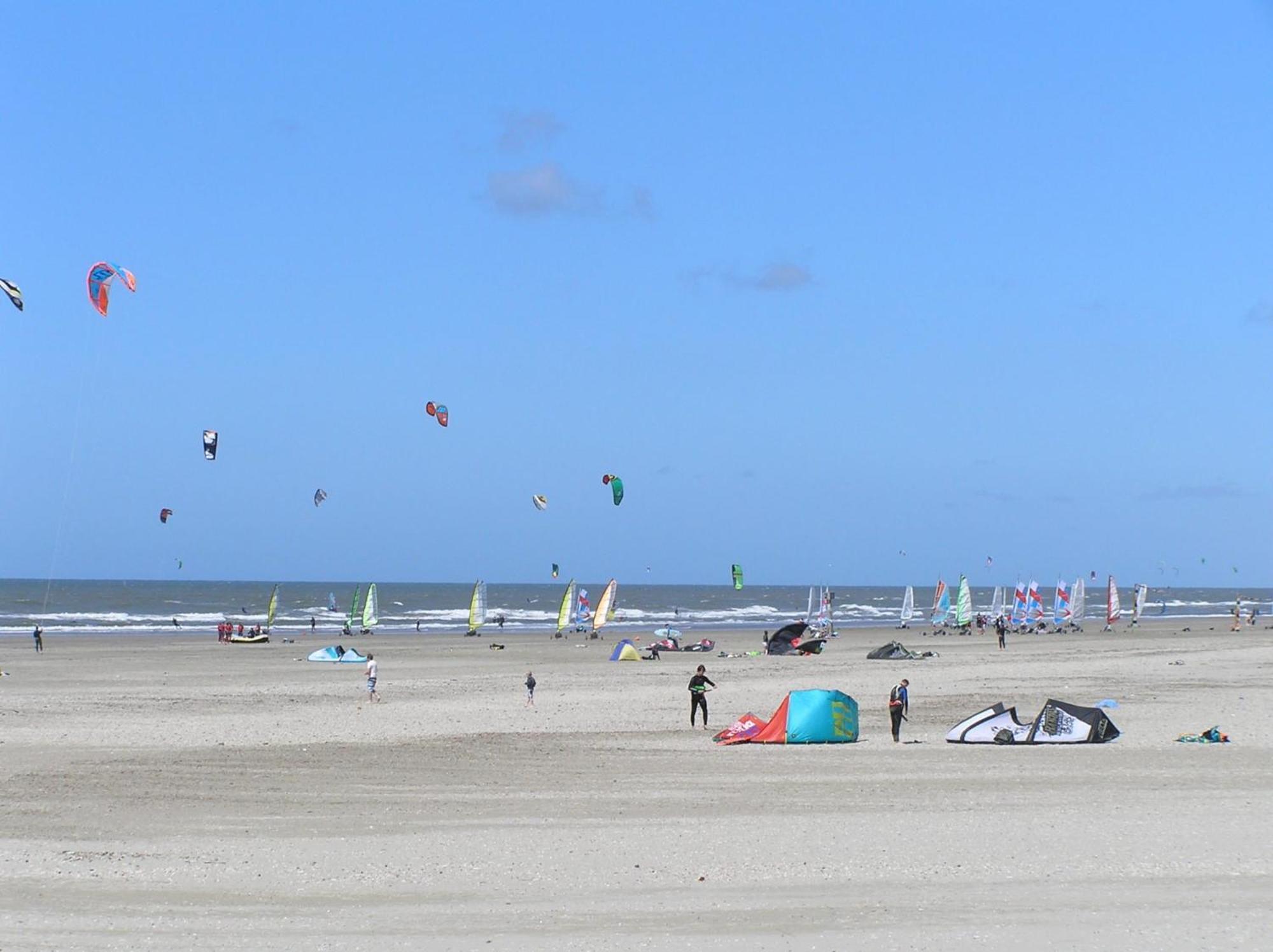 Chalet Playa Direct Aan Zee In Ijmuiden Extérieur photo